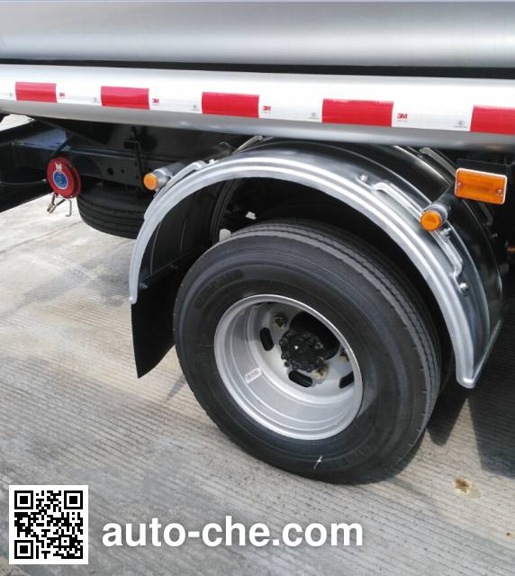 XGMA Chusheng CSC5114GJY fuel tank truck