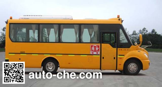 Dongfeng EQ6720ST1 preschool school bus