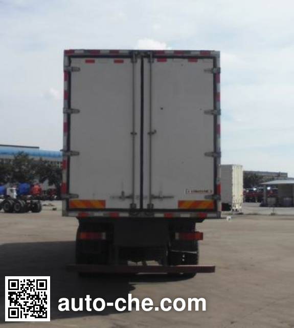 Chenglong LZ5310XLCH7FB refrigerated truck