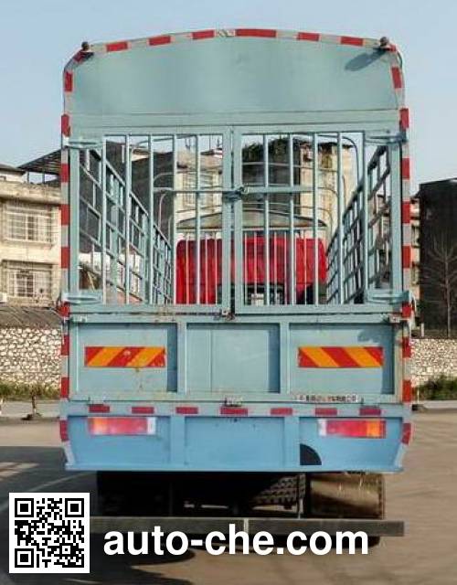 Chenglong LZ5313CCQH7FB livestock transport truck