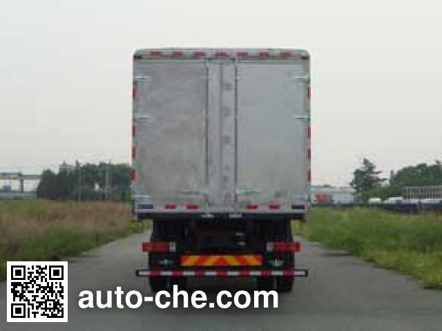 Baiqin XBQ5250CCQZ45J livestock transport truck