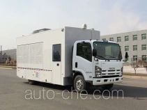 Mobile road blocker truck