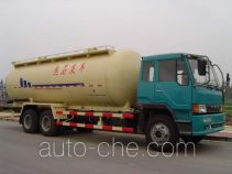Hydrated lime transport truck