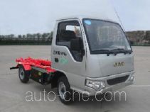 重庆凯瑞特种车有限公司制造的纯电动车厢可卸式垃圾车