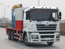 Shacman SX5196TCY1 well servicing rig (workover unit) truck