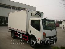 Nissan ZN5041XLCA5Z4 refrigerated truck