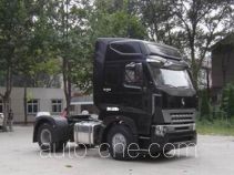 Sinotruk Howo ZZ4187N3517N1Z container transport tractor unit