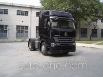Sinotruk Howo ZZ4187N3517P1Z container transport tractor unit