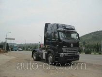 Sinotruk Howo ZZ4187V3517P1Z container transport tractor unit