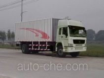 Sinotruk Howo ZZ5167XXYM5617V box van truck