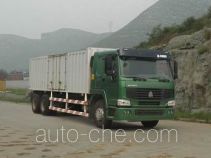 Sinotruk Howo ZZ5257XXYN4647AX box van truck