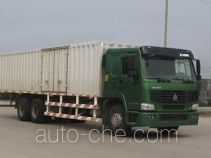 Sinotruk Howo ZZ5257XXYS5247A box van truck