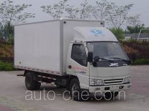 Xier ZZT5051XBW insulated box van truck
